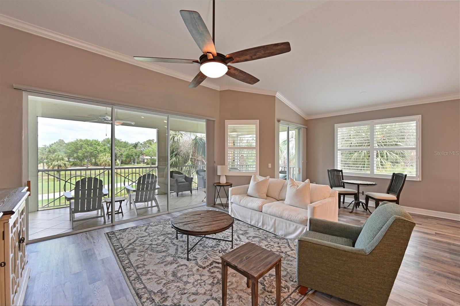 9453 DISCOVERY TER #202D