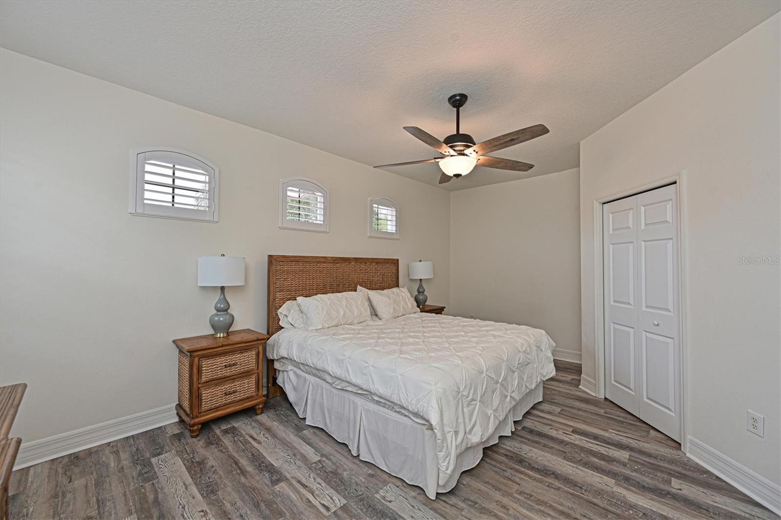 9453 DISCOVERY TER #202D