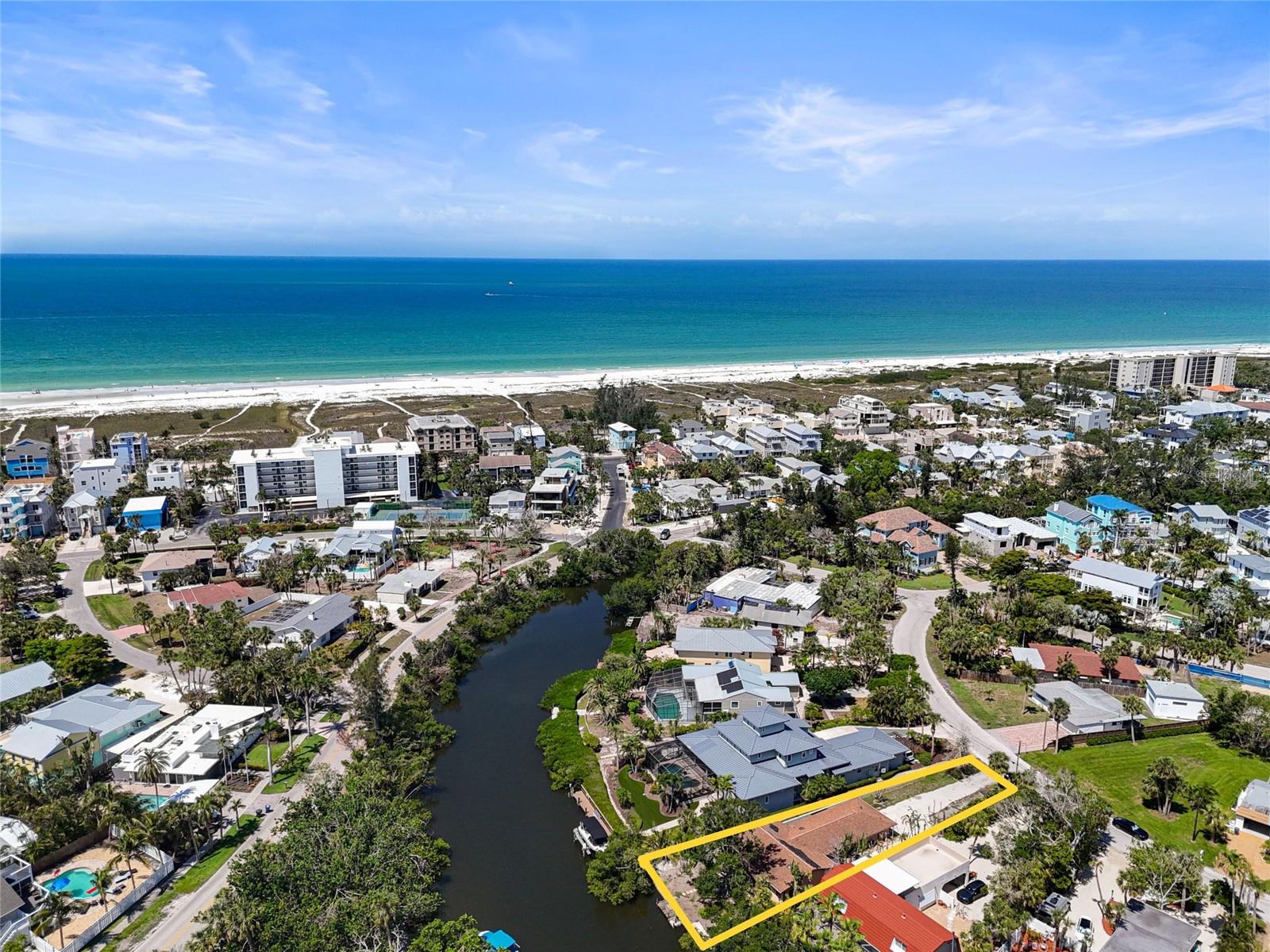 30 ISLAND CIR