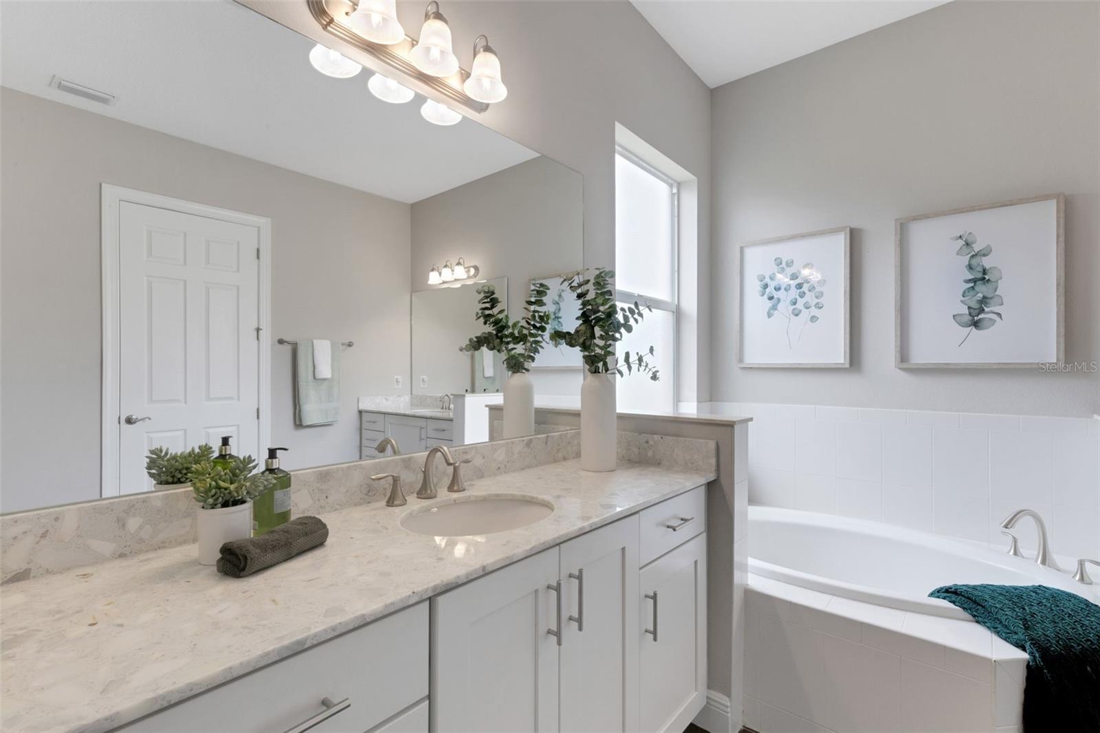 5203 LAKE OVERLOOK AVE