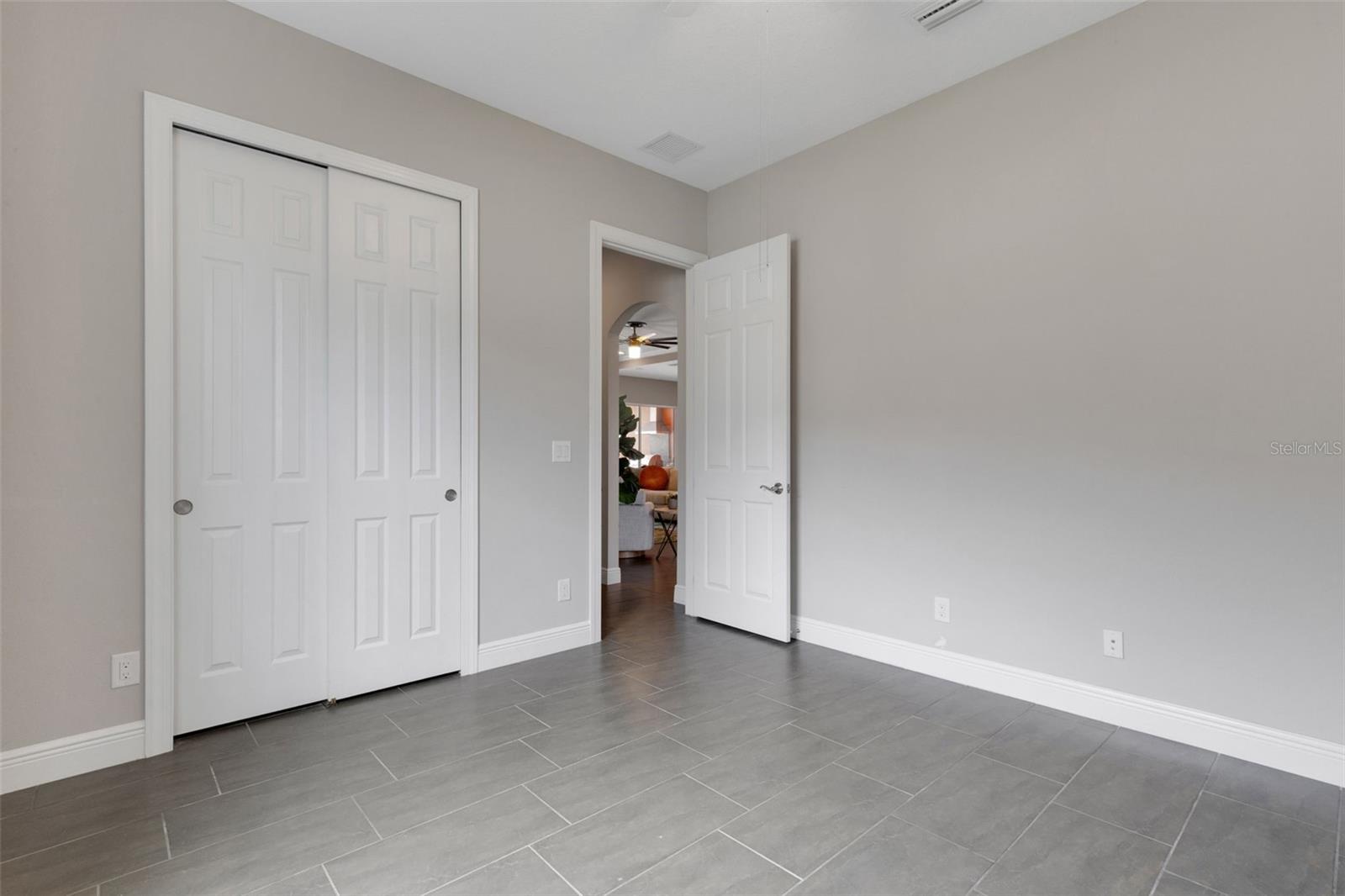 5203 LAKE OVERLOOK AVE