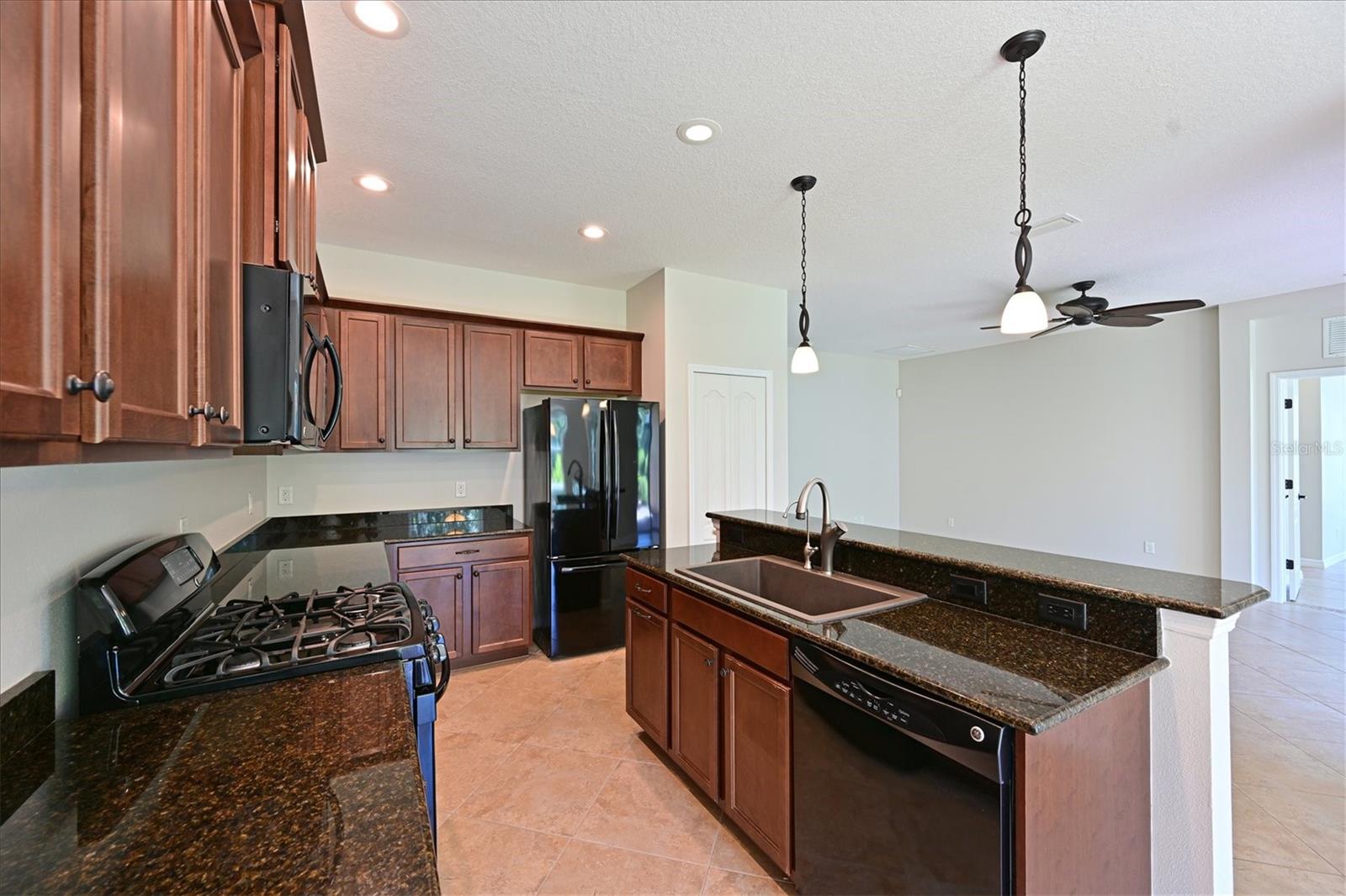 4826 LAKE BREEZE TER