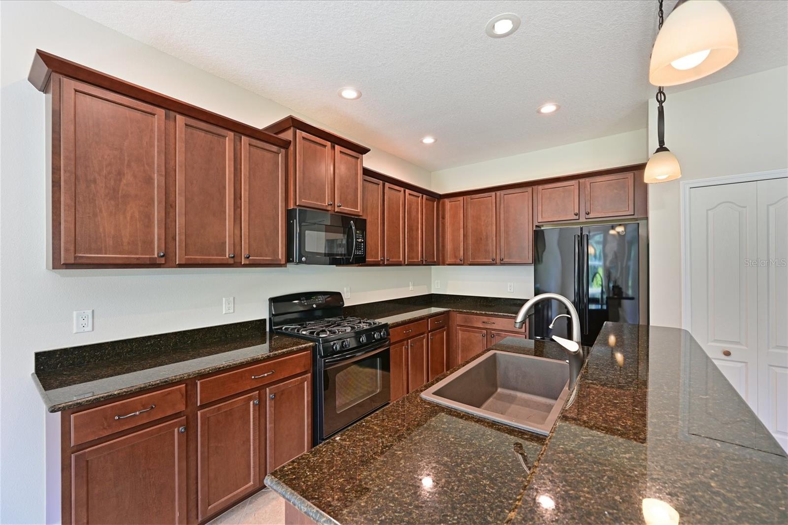 4826 LAKE BREEZE TER