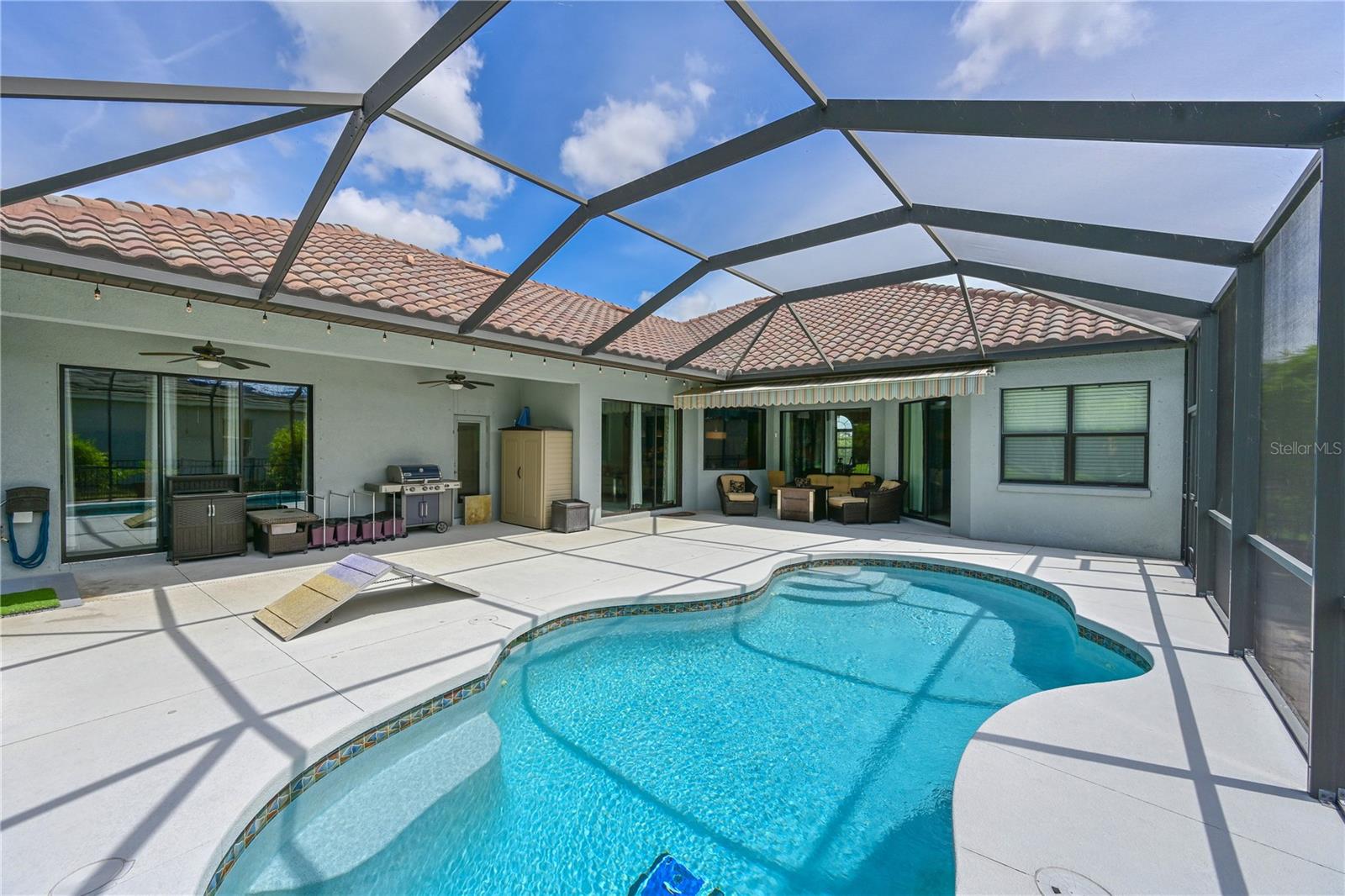 1055 145TH STREET CIR NE