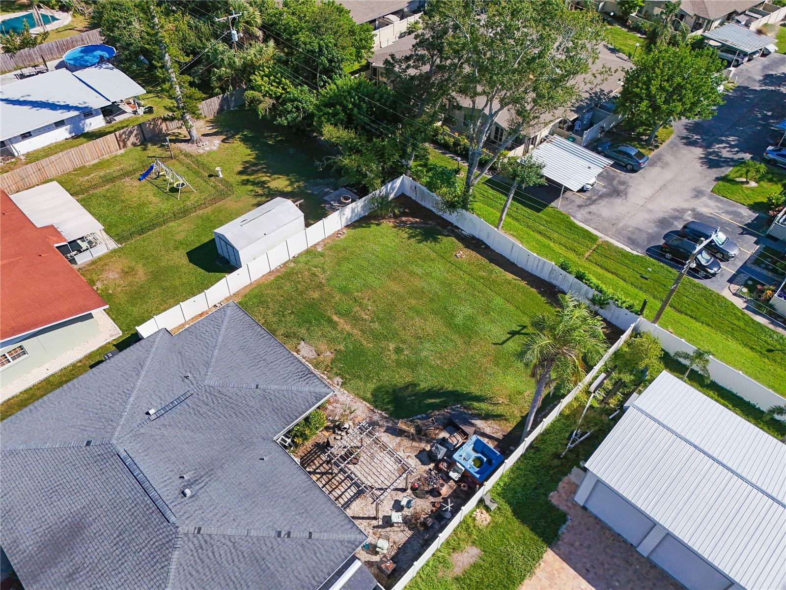 2707 27TH AVENUE DR W