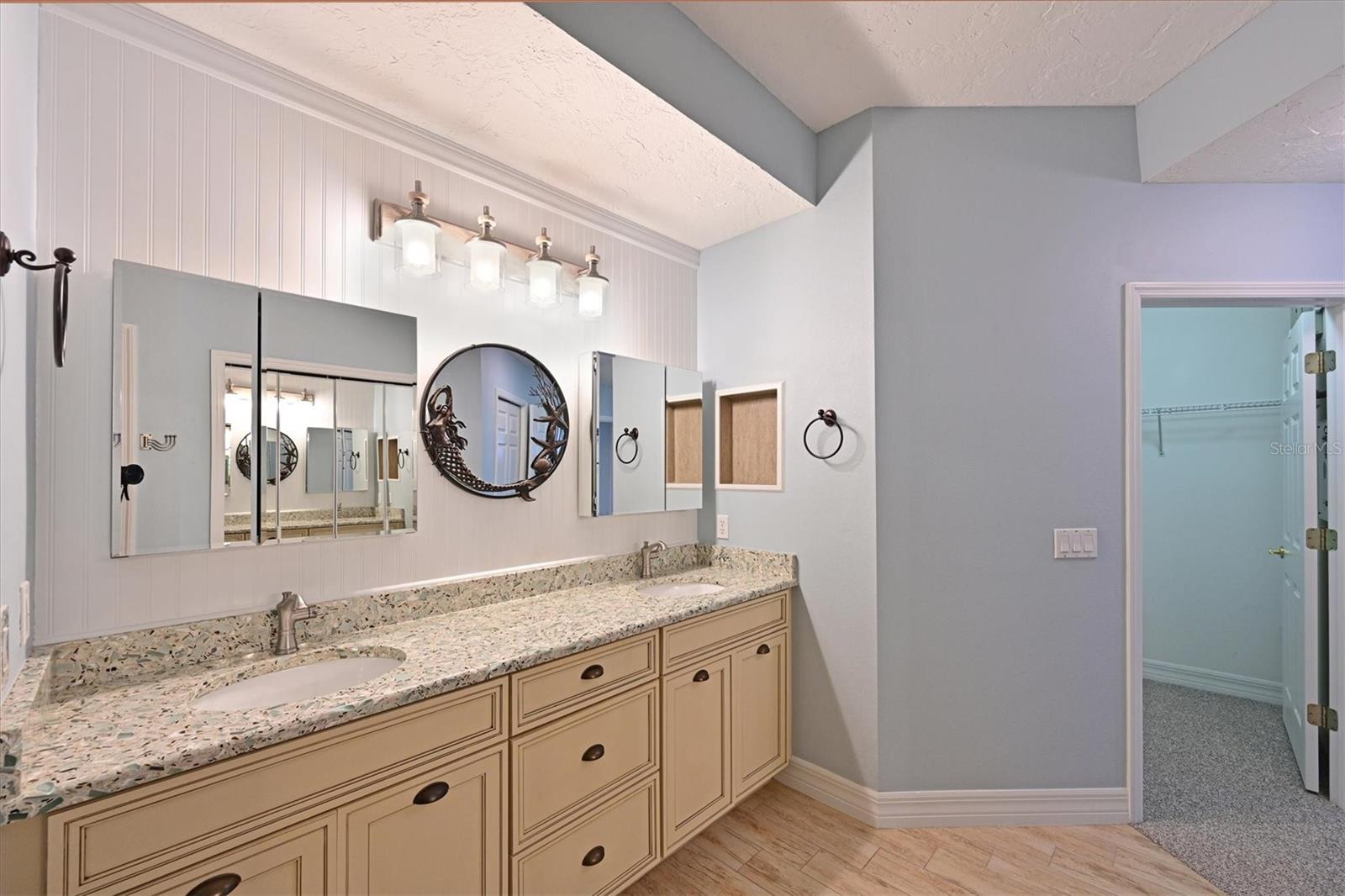 9711 SEA TURTLE TER #102