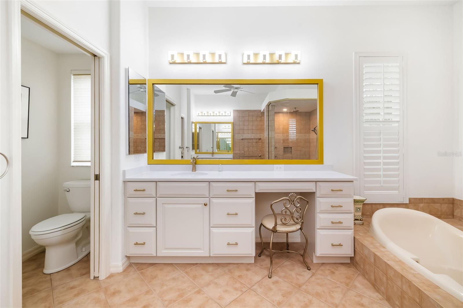 11528 SAVANNAH LAKES DR