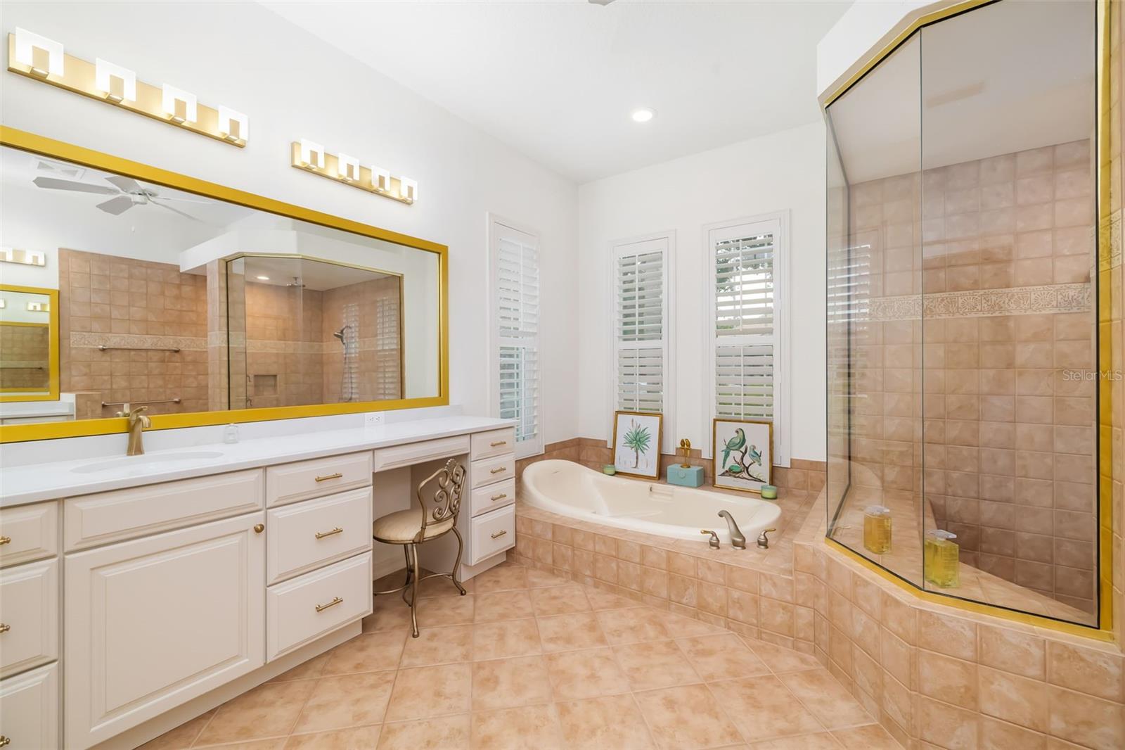 11528 SAVANNAH LAKES DR