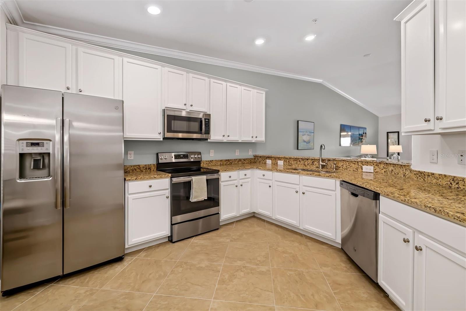 5604 PALMER CIR #206