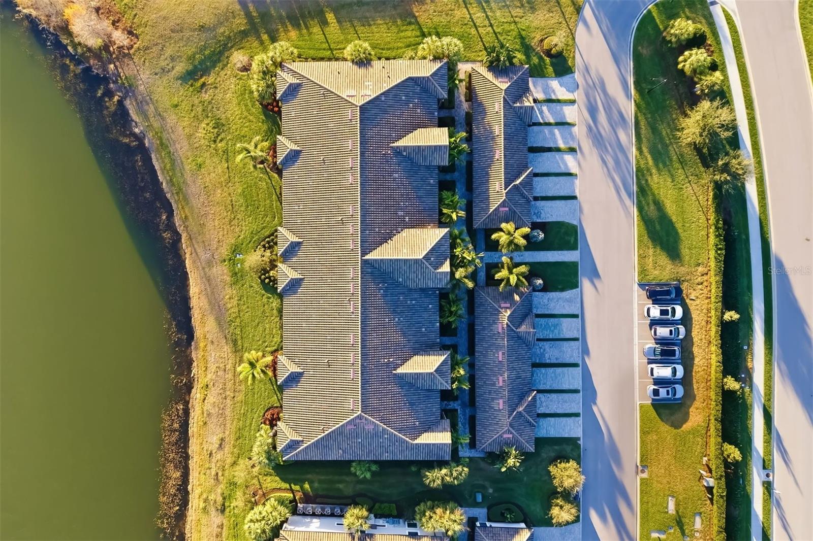 5604 PALMER CIR #206