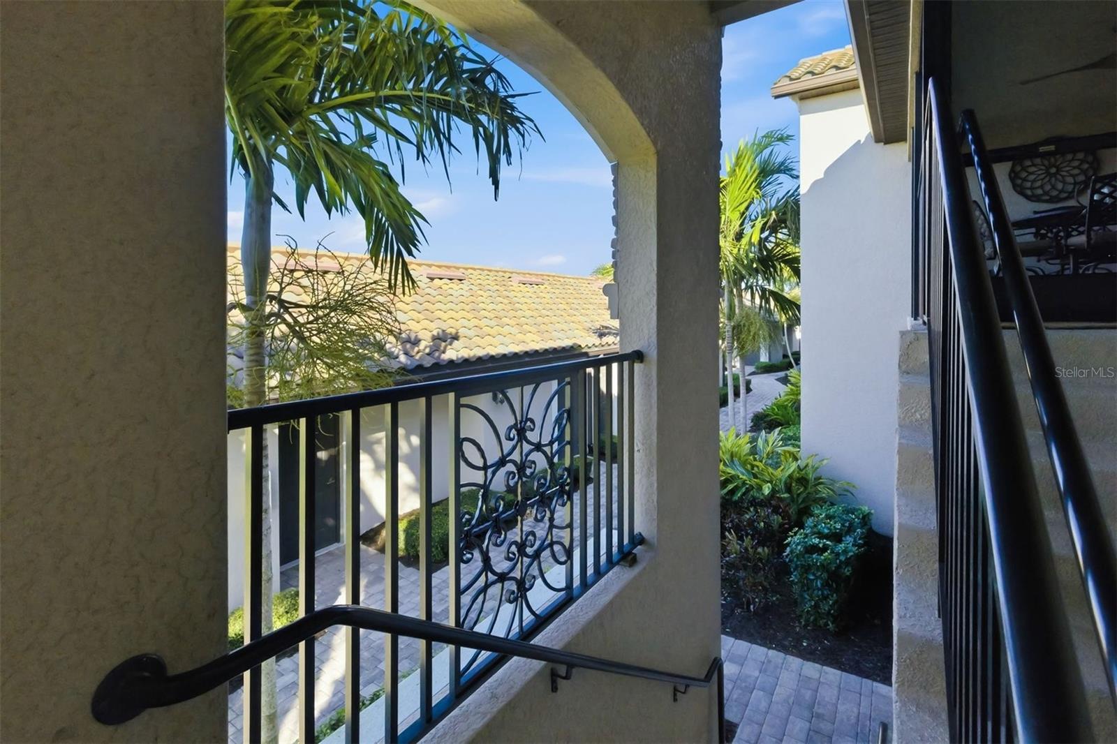 5604 PALMER CIR #206