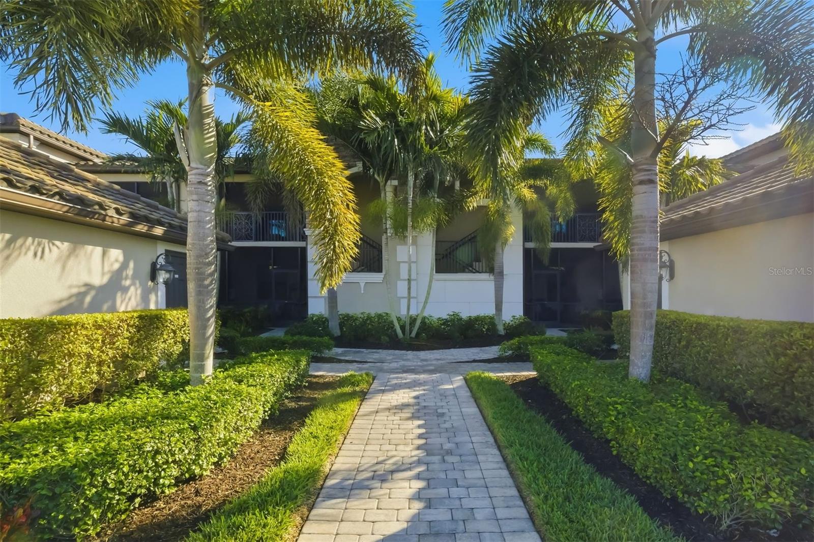 5604 PALMER CIR #206