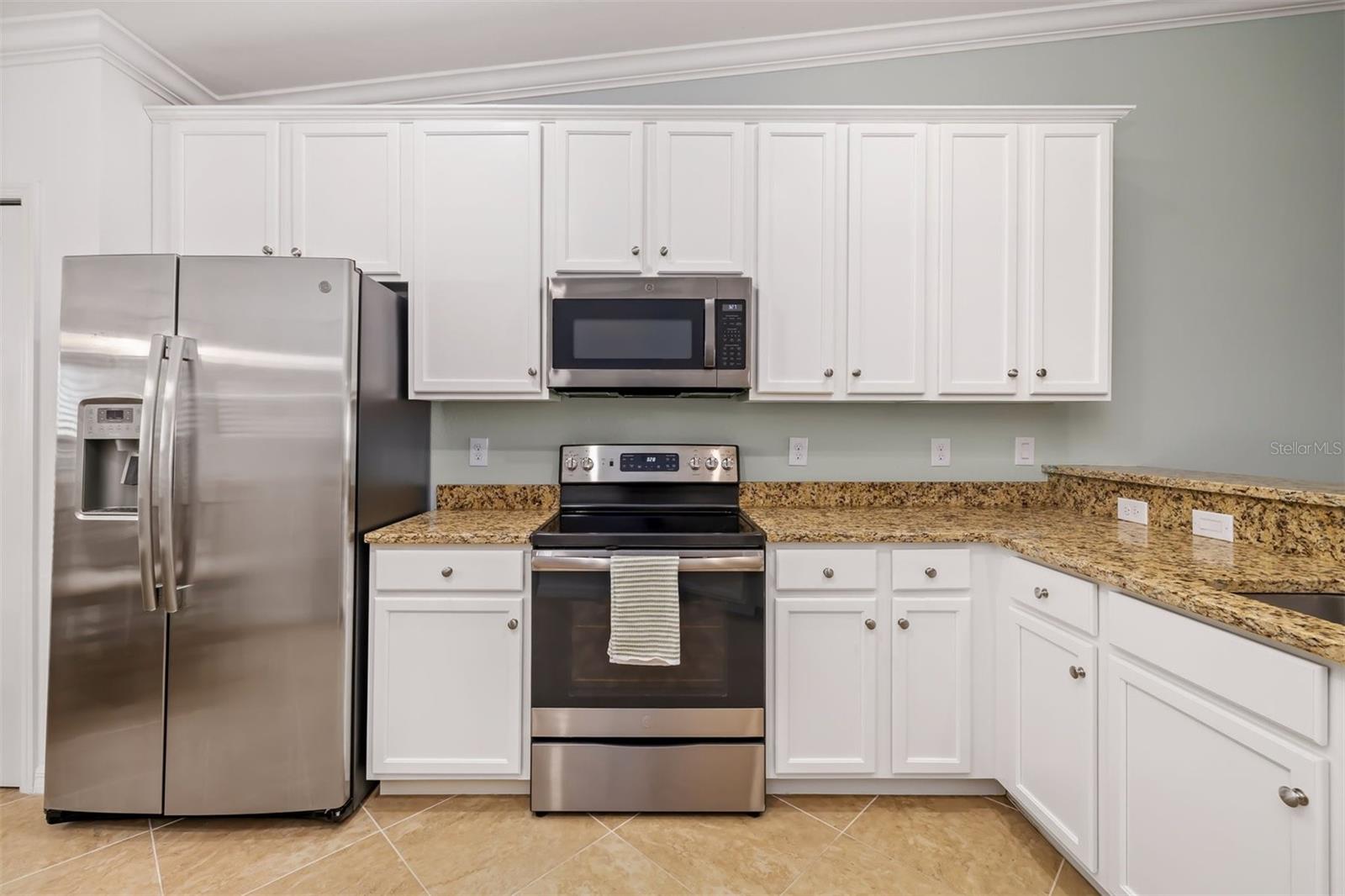 5604 PALMER CIR #206