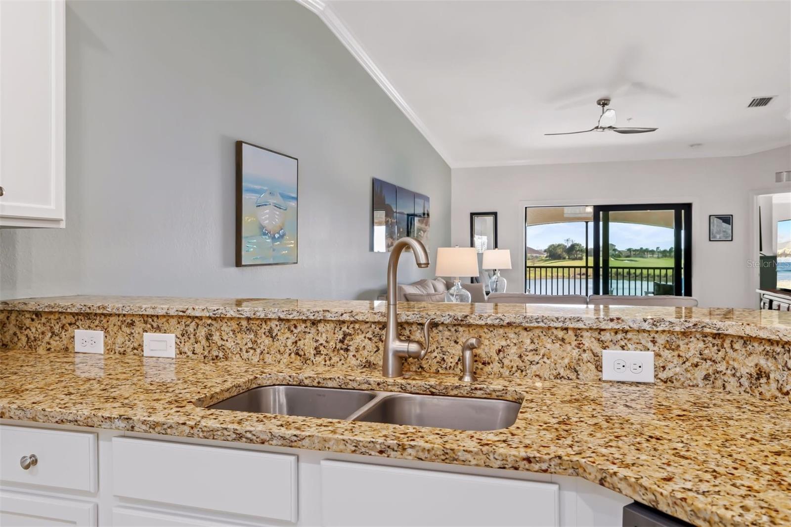 5604 PALMER CIR #206