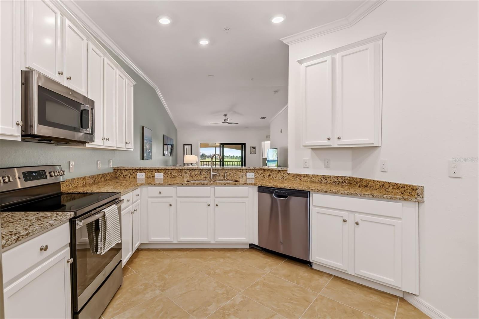 5604 PALMER CIR #206