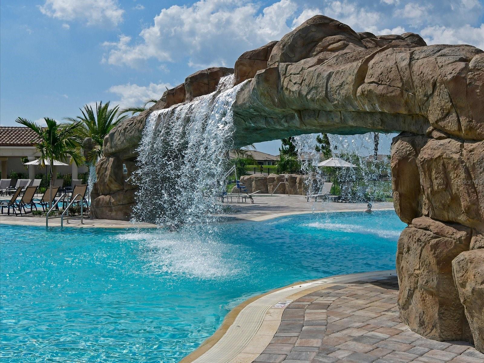 5604 PALMER CIR #206