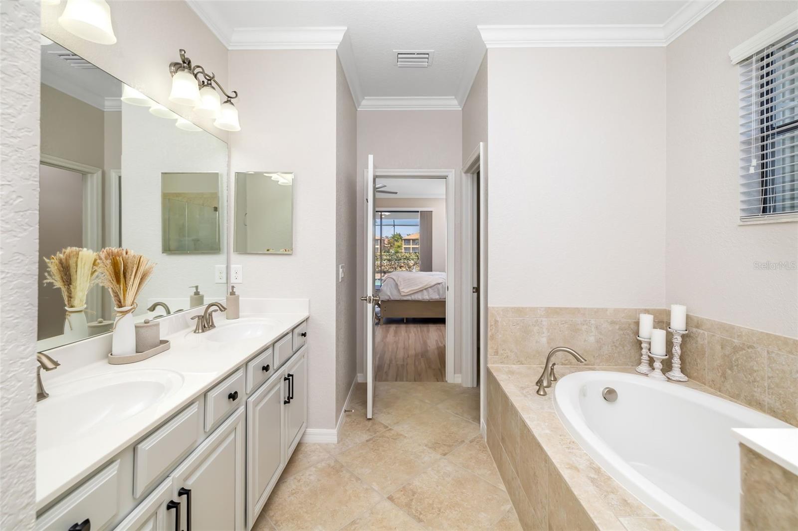 6462 WILLOWSHIRE WAY