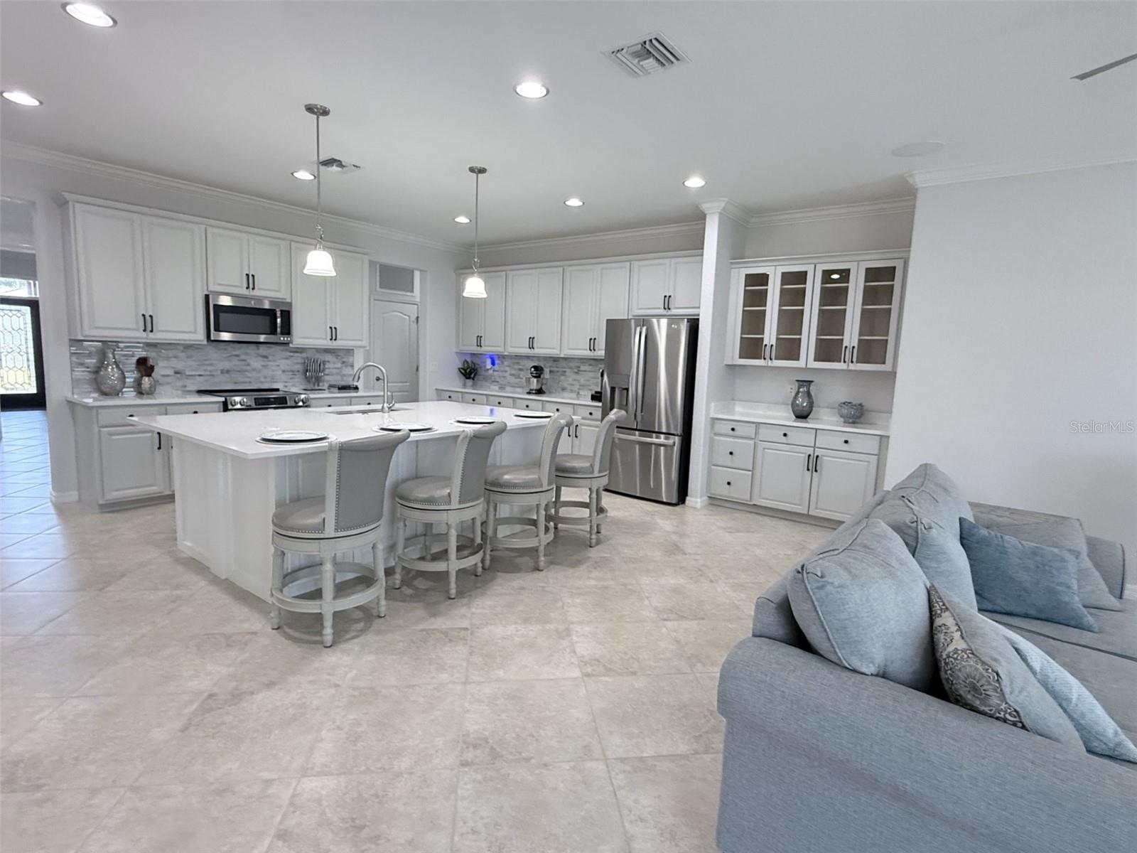 6462 WILLOWSHIRE WAY