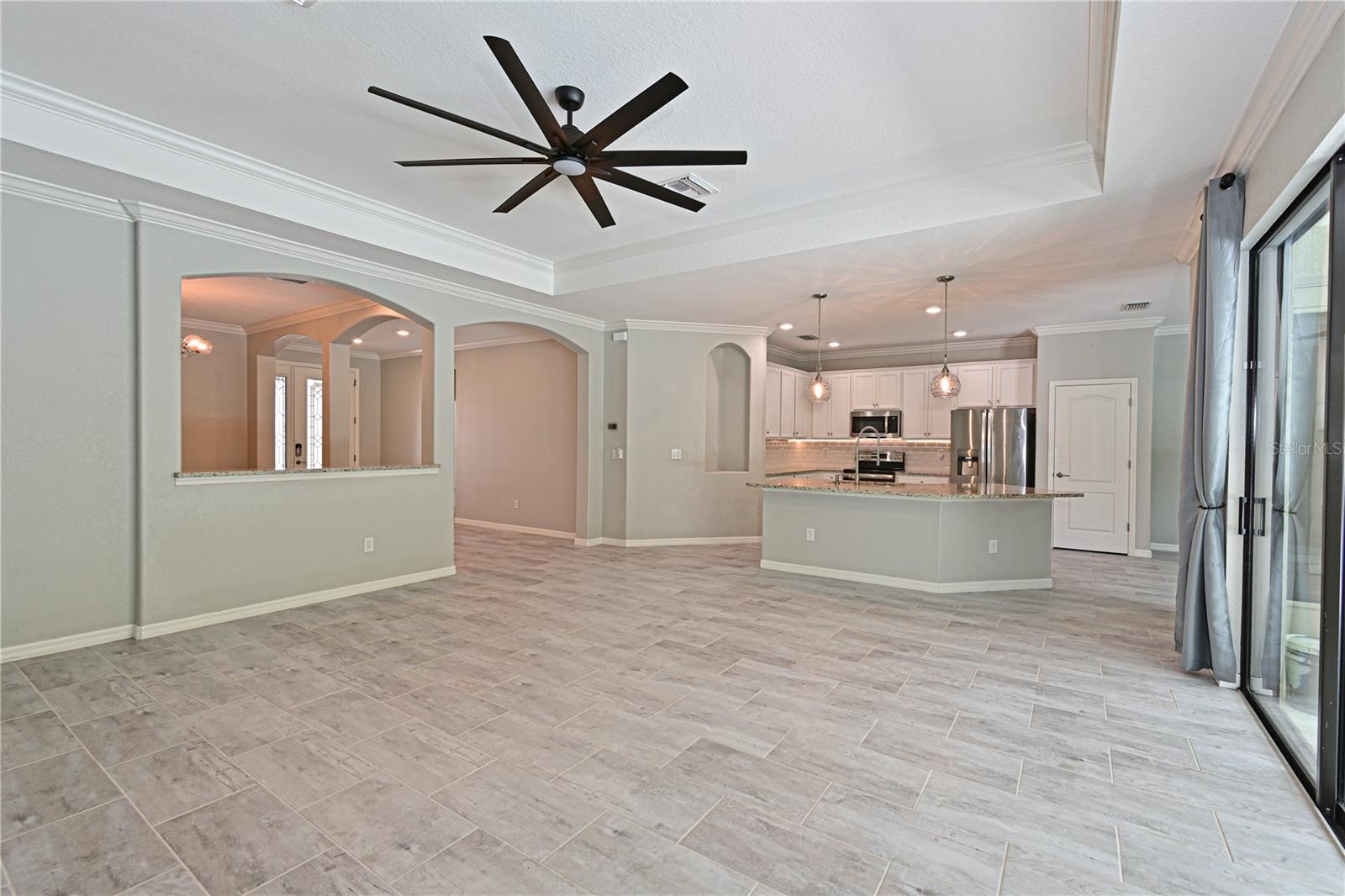 706 ACACIA CT