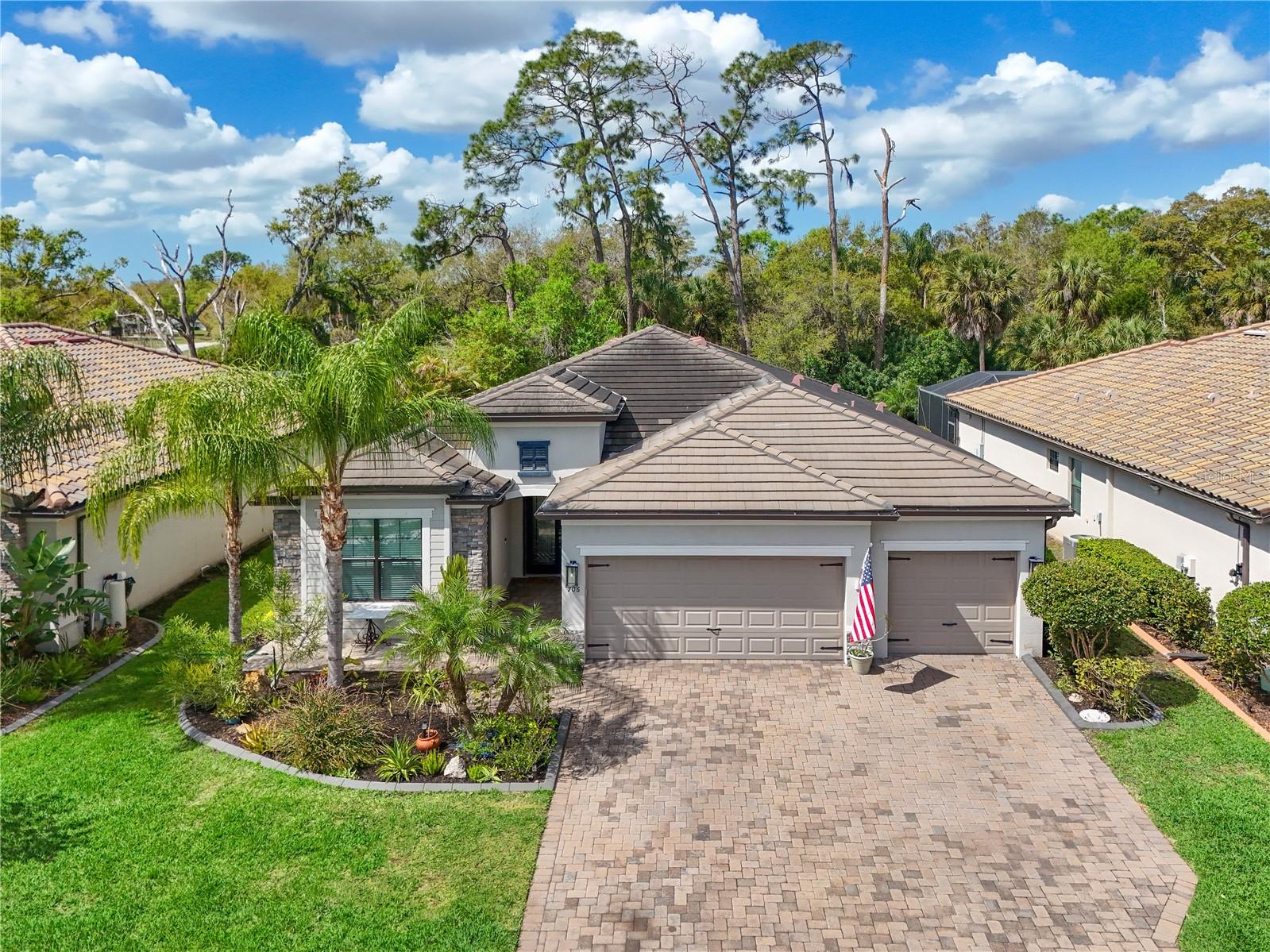 706 ACACIA CT