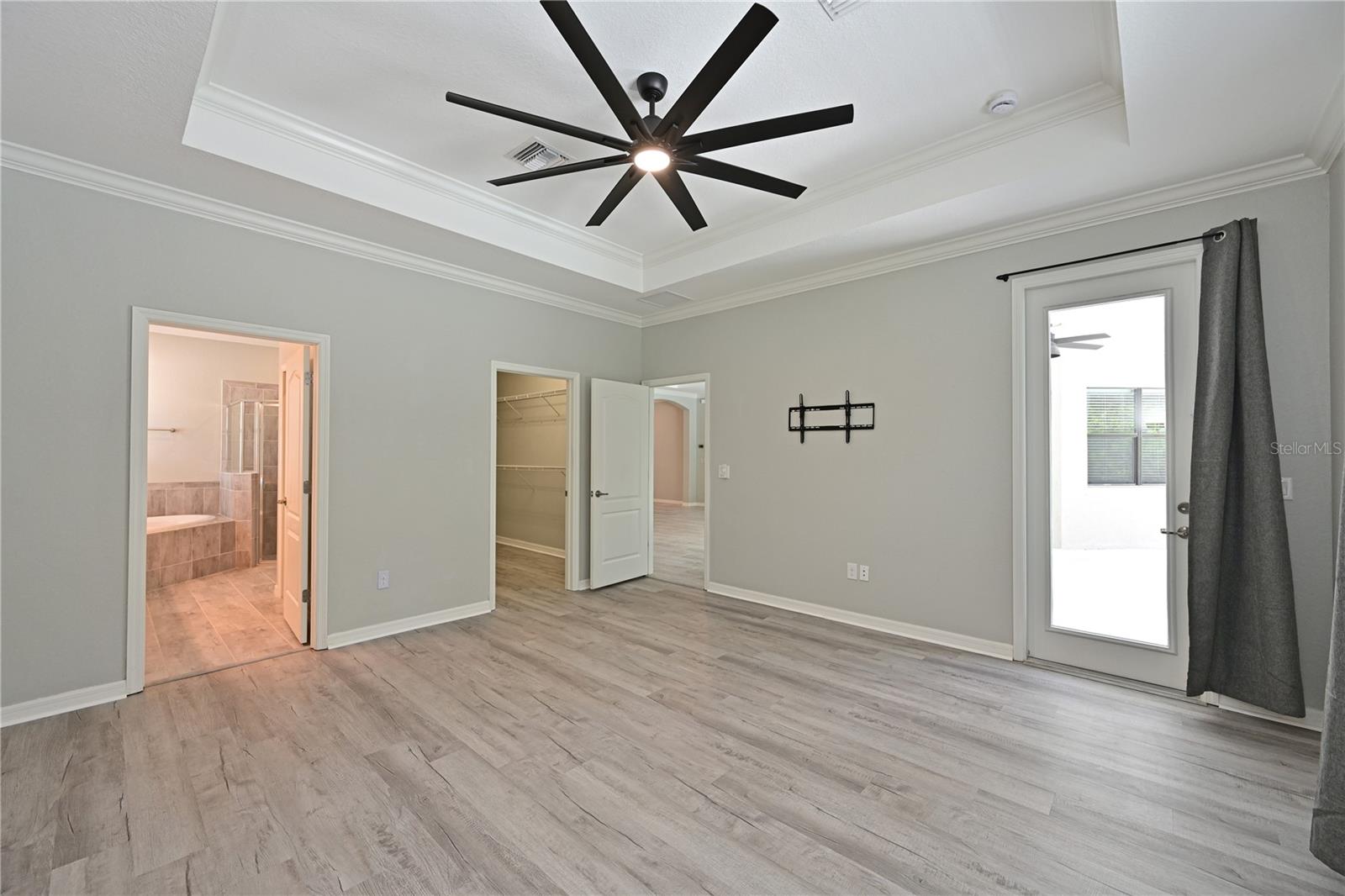 706 ACACIA CT