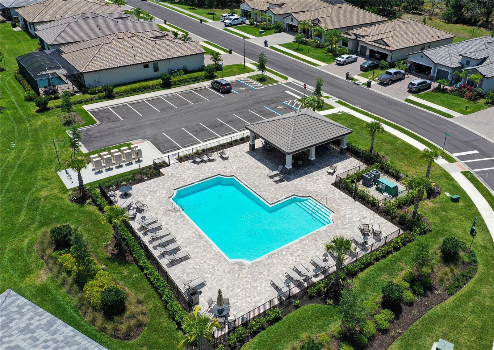 706 ACACIA CT