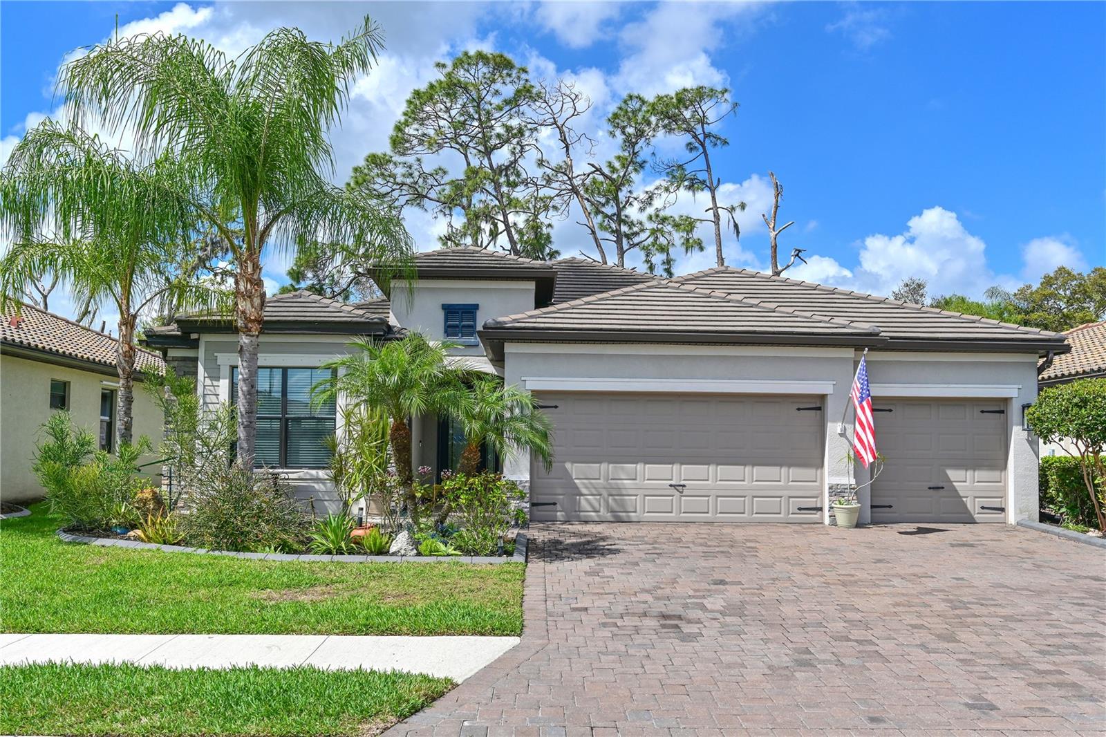 706 ACACIA CT