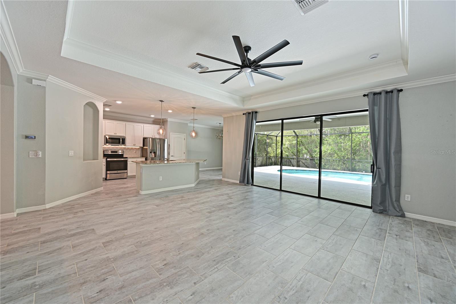 706 ACACIA CT