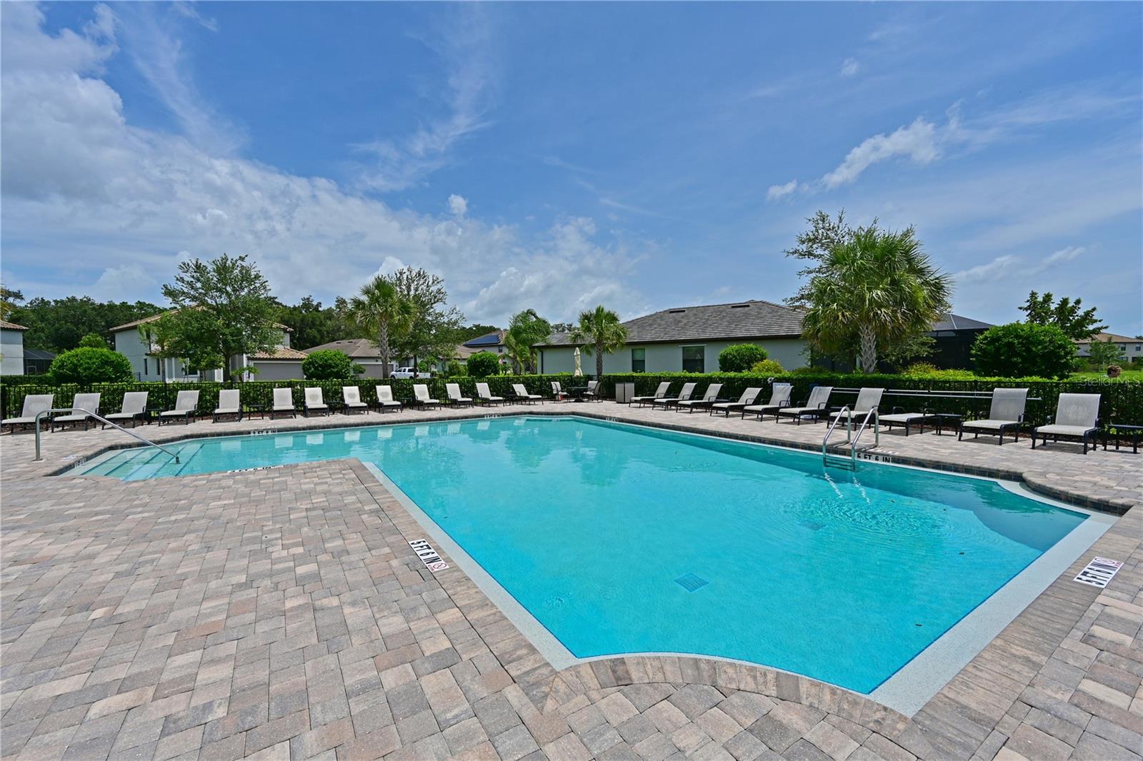 706 ACACIA CT
