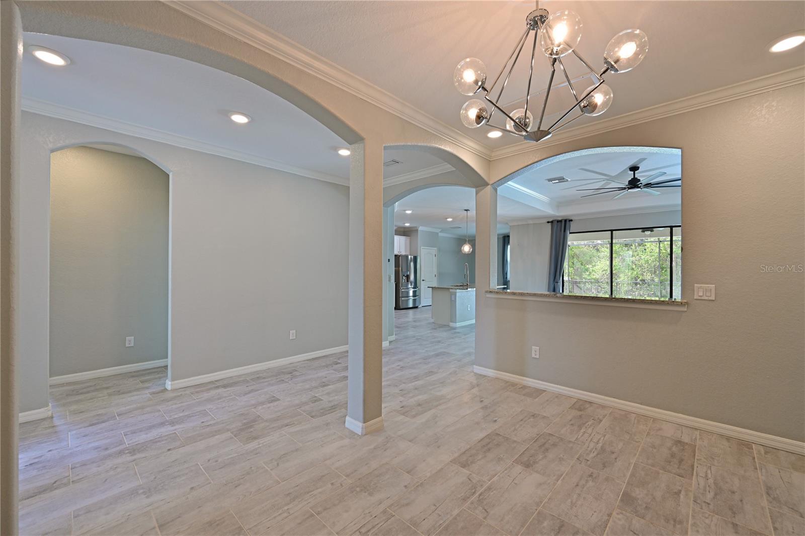 706 ACACIA CT