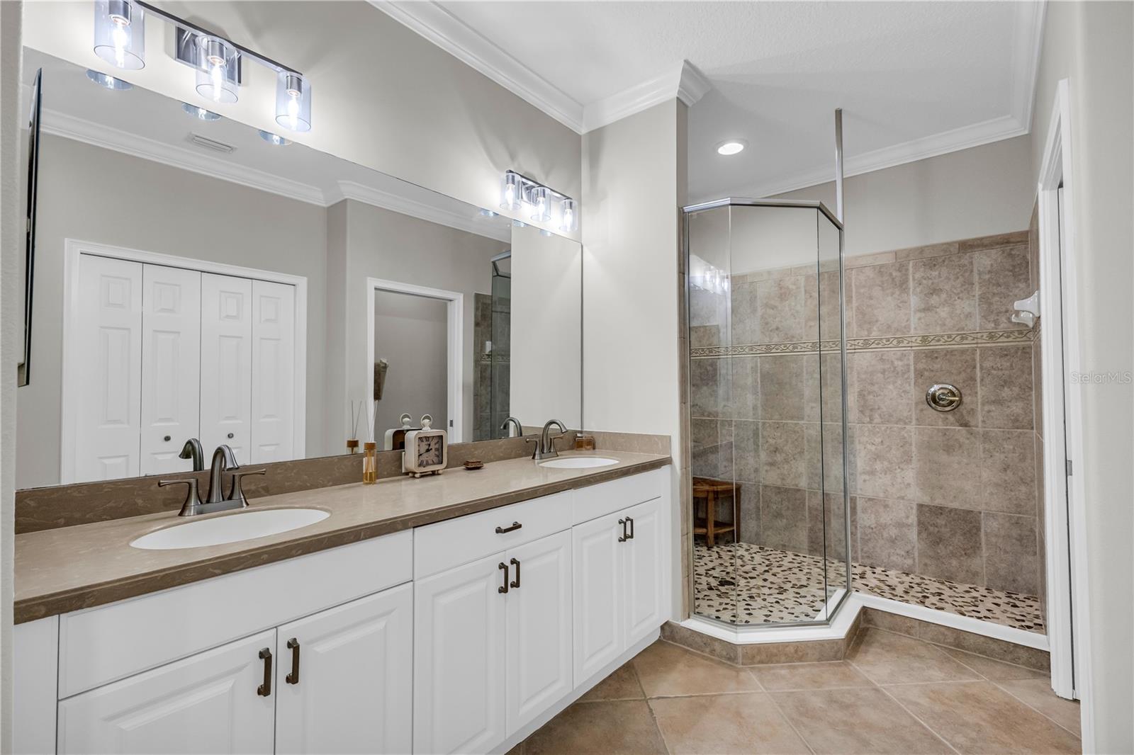 927 RIVER BASIN CT #201C