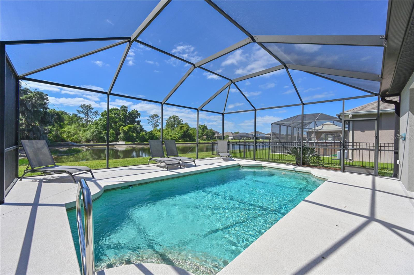 4946 60TH AVENUE CIR E