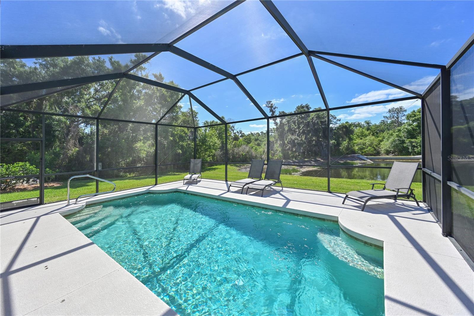 4946 60TH AVENUE CIR E