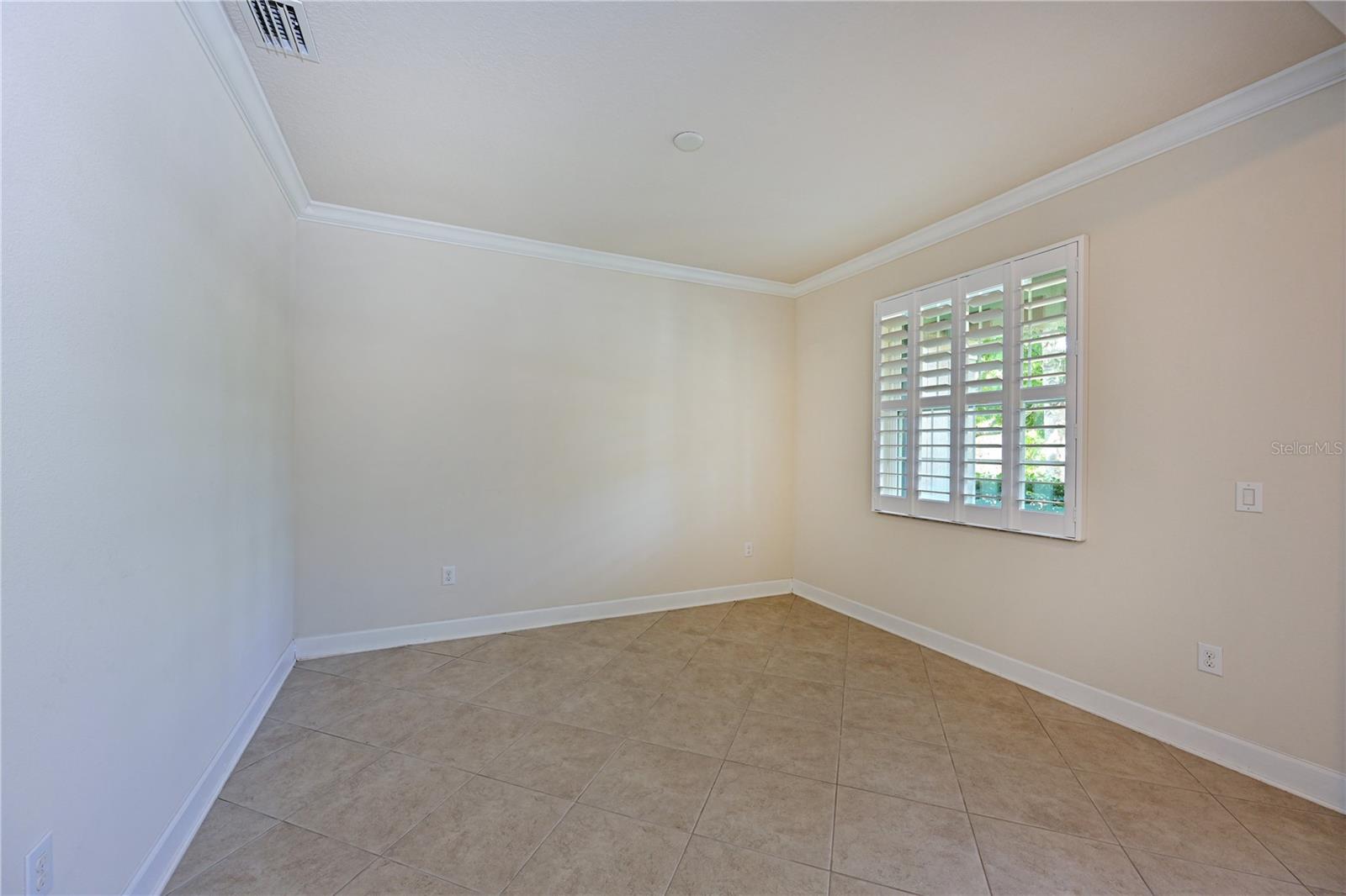 4946 60TH AVENUE CIR E