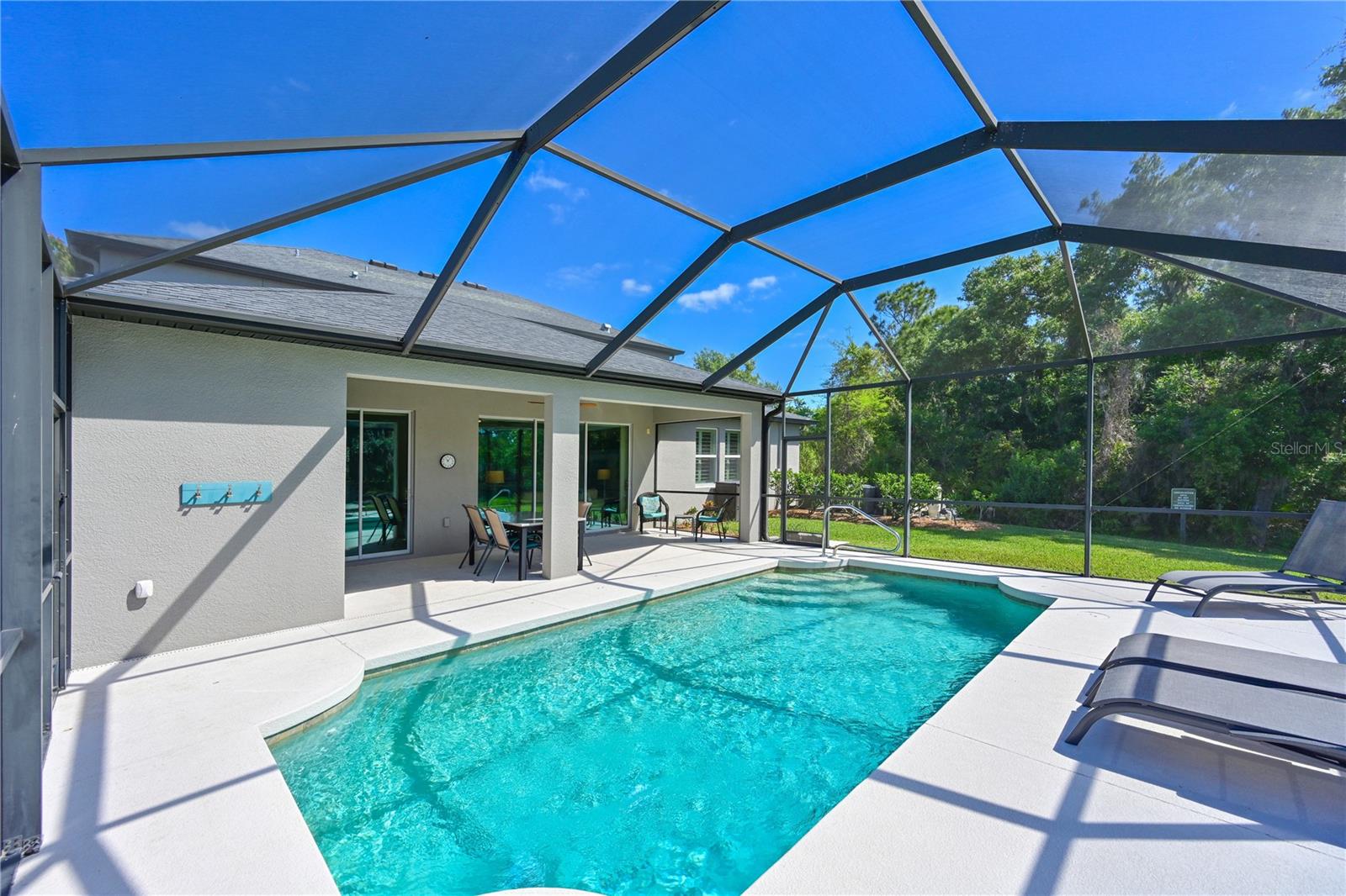 4946 60TH AVENUE CIR E