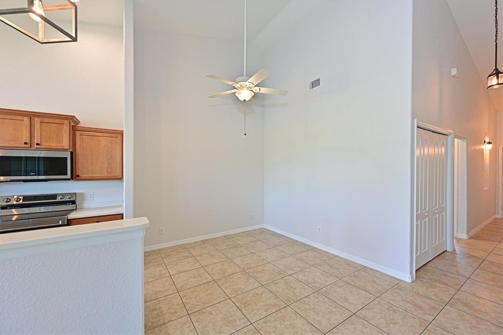 1011 FAIRWAYCOVE LN #202