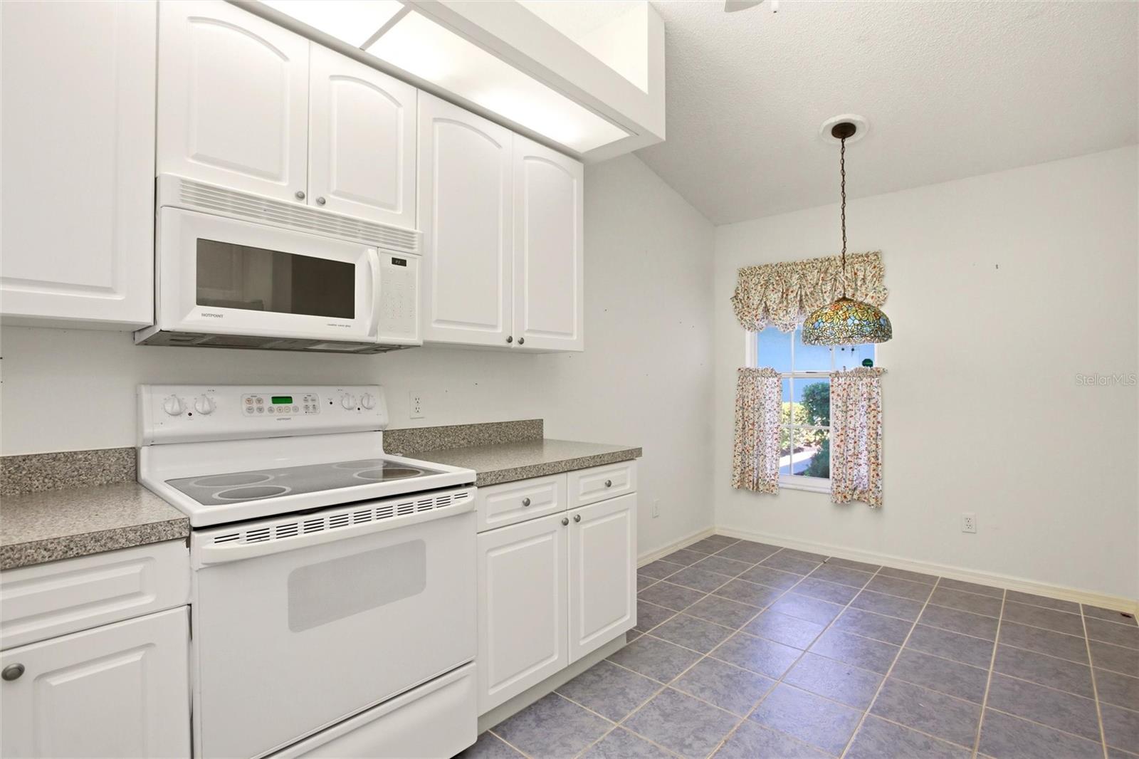 5576 COUNTRY CLUB WAY #5576
