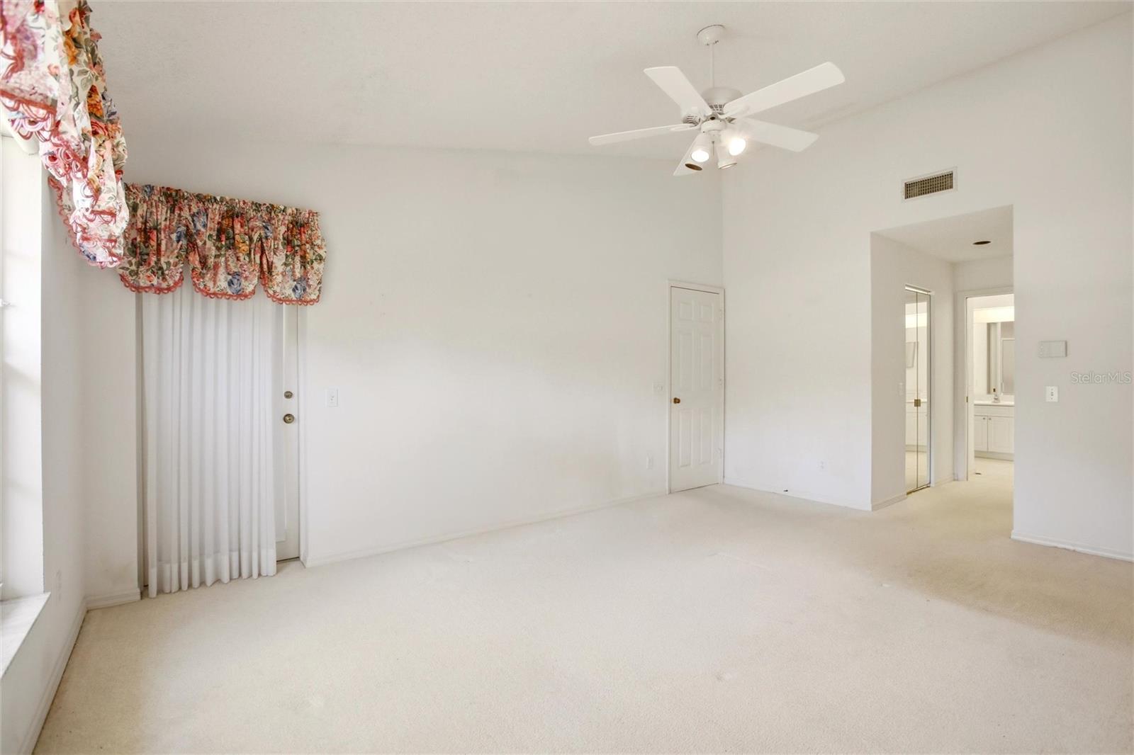 5576 COUNTRY CLUB WAY #5576