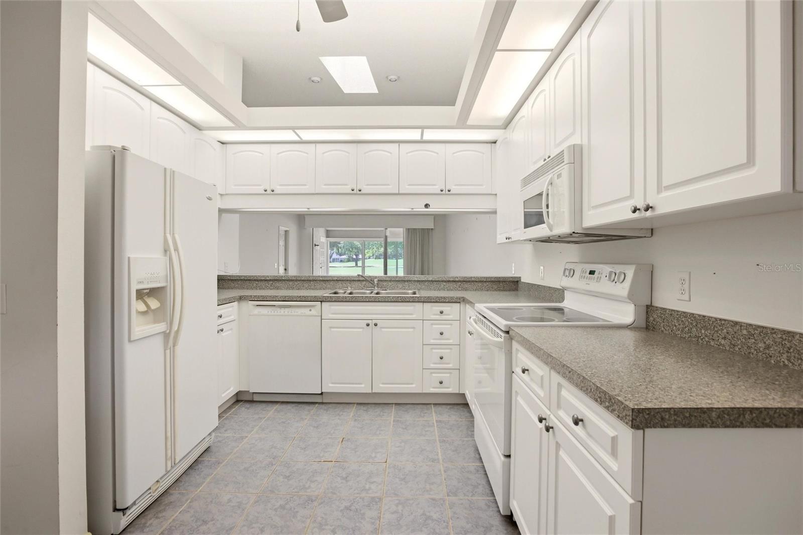 5576 COUNTRY CLUB WAY #5576