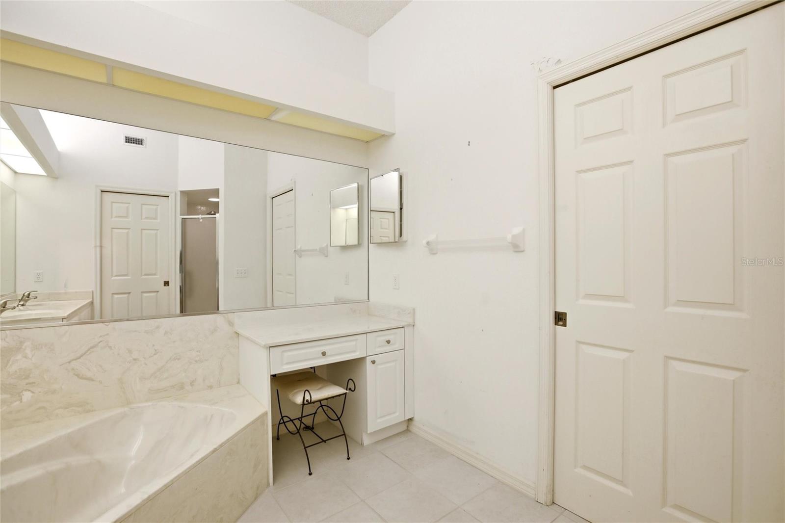 5576 COUNTRY CLUB WAY #5576