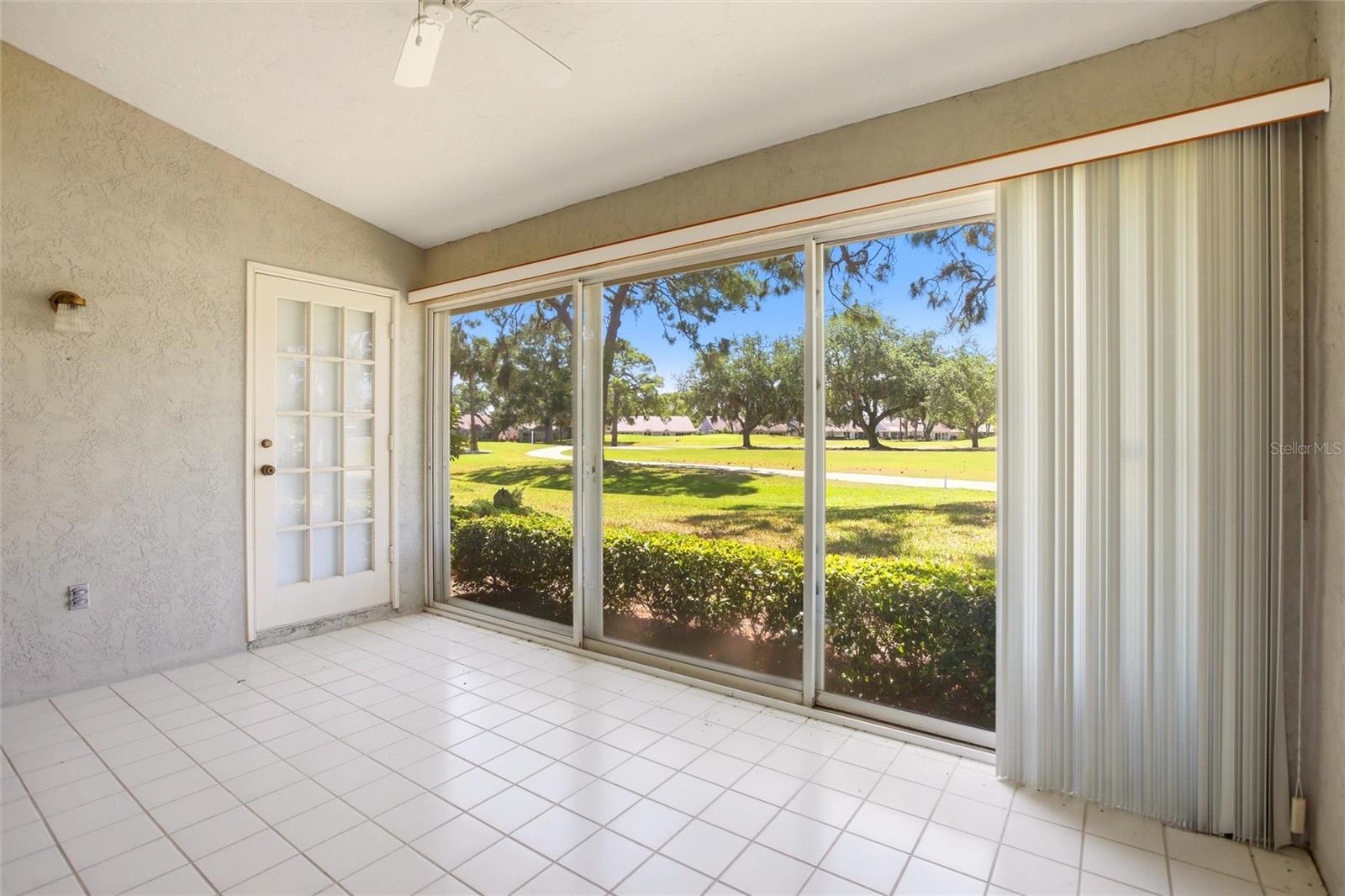 5576 COUNTRY CLUB WAY #5576