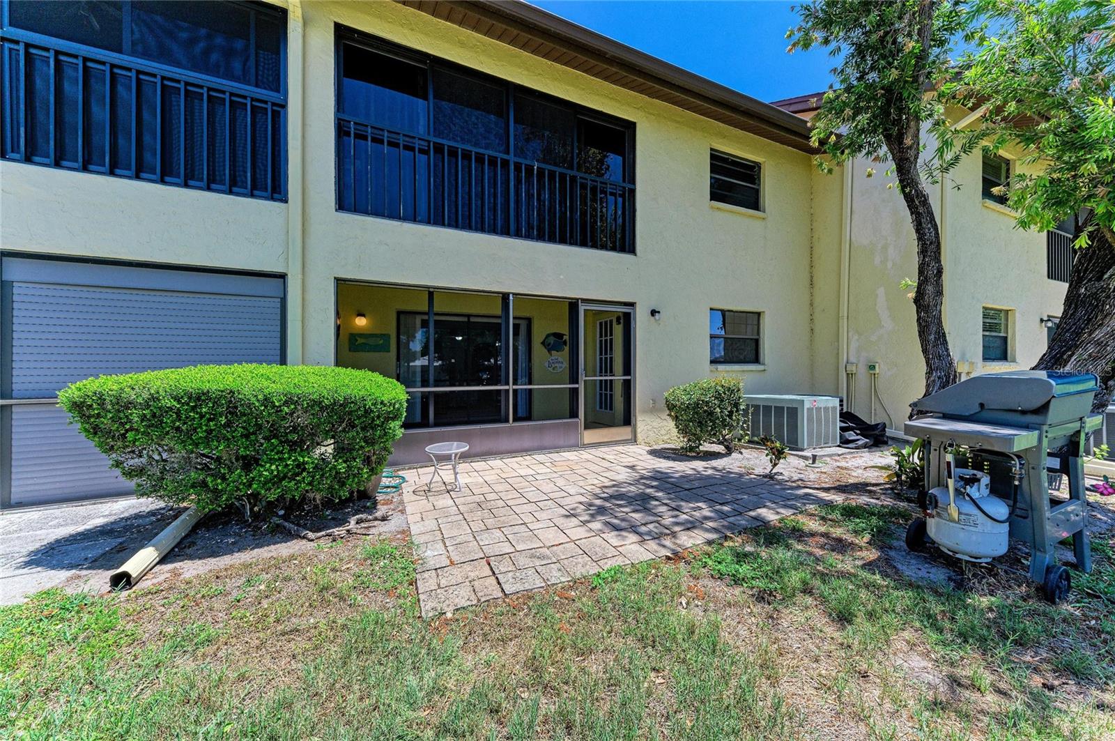 4412 SPICEWOOD DR #E