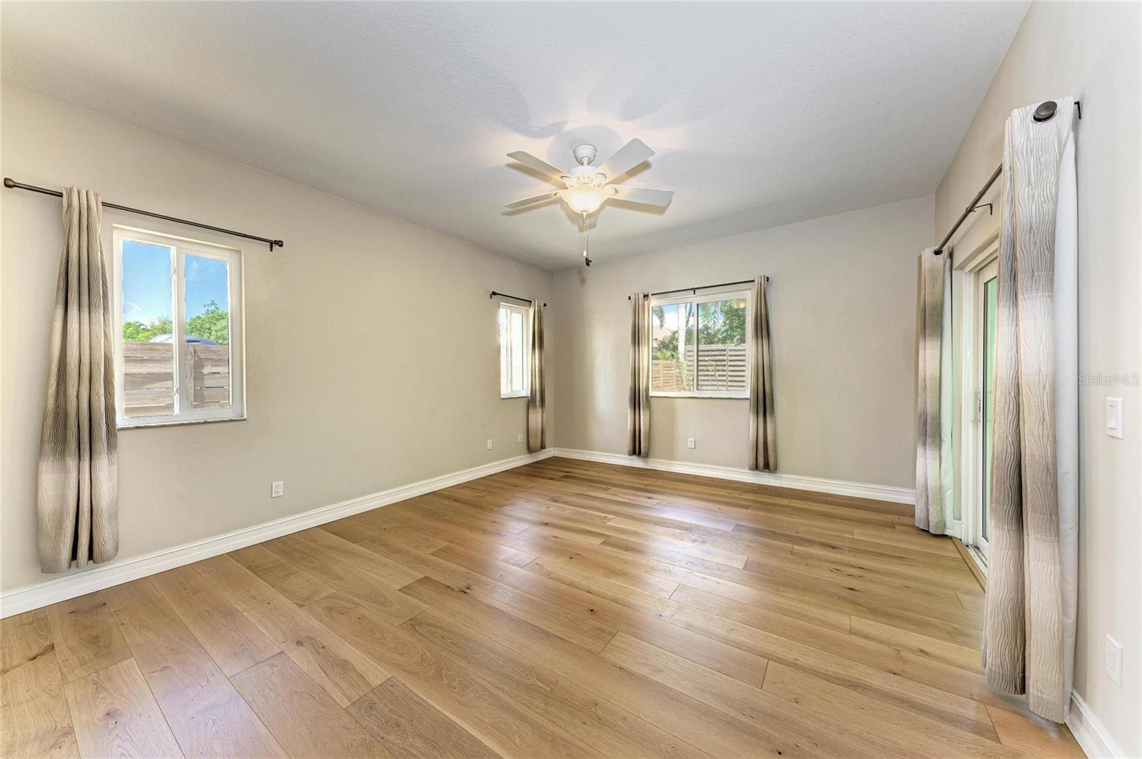 347 BAYSHORE DR