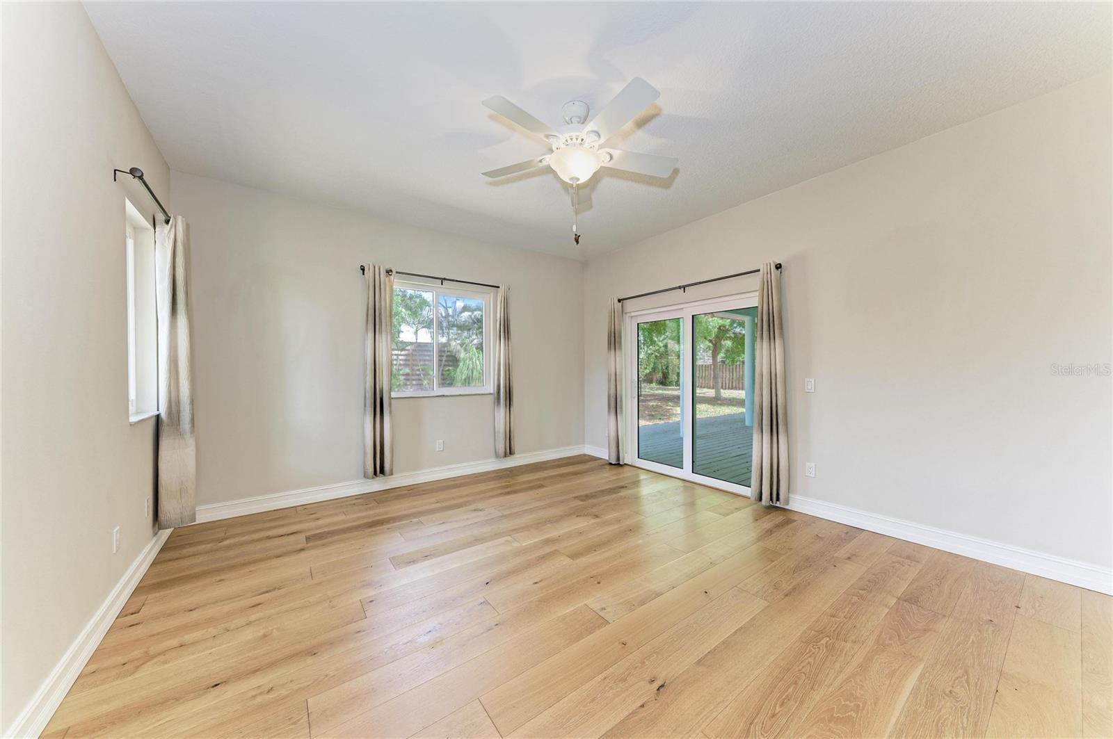 347 BAYSHORE DR