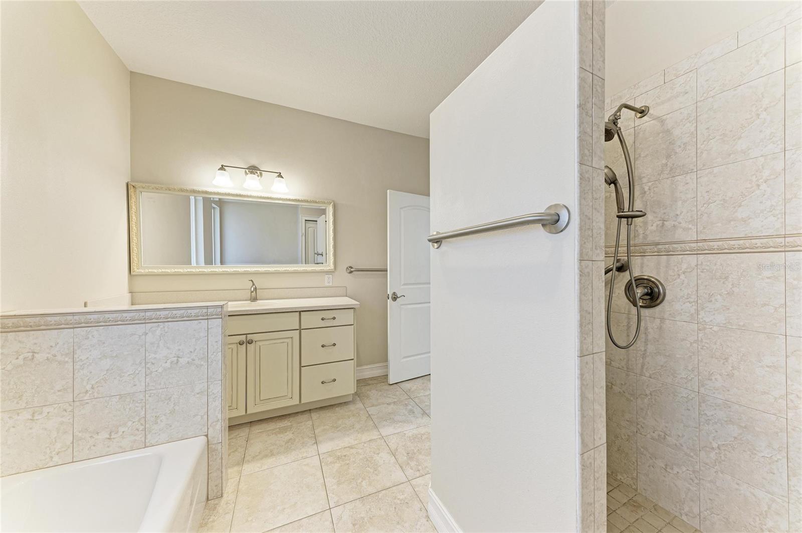 347 BAYSHORE DR