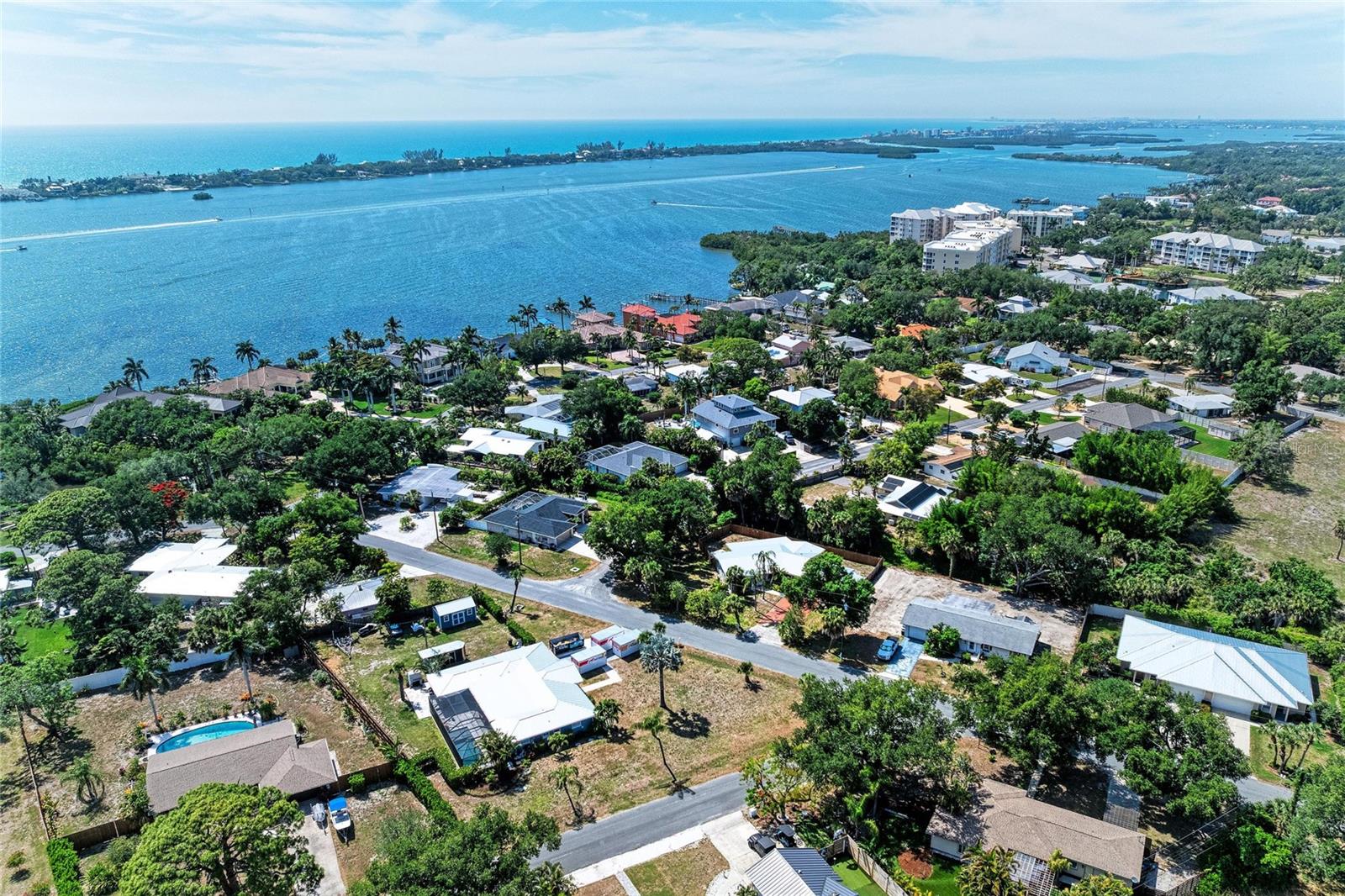 347 BAYSHORE DR