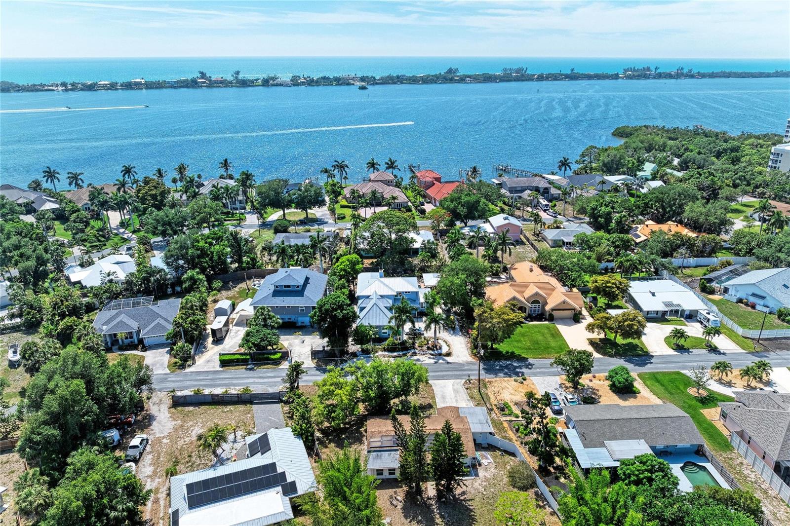 347 BAYSHORE DR