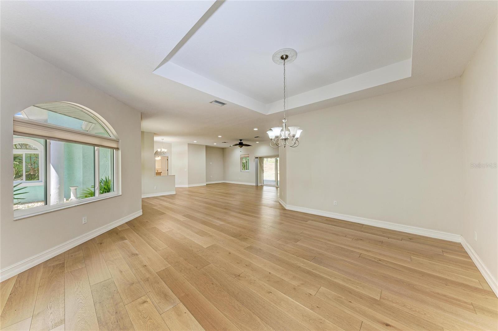 347 BAYSHORE DR