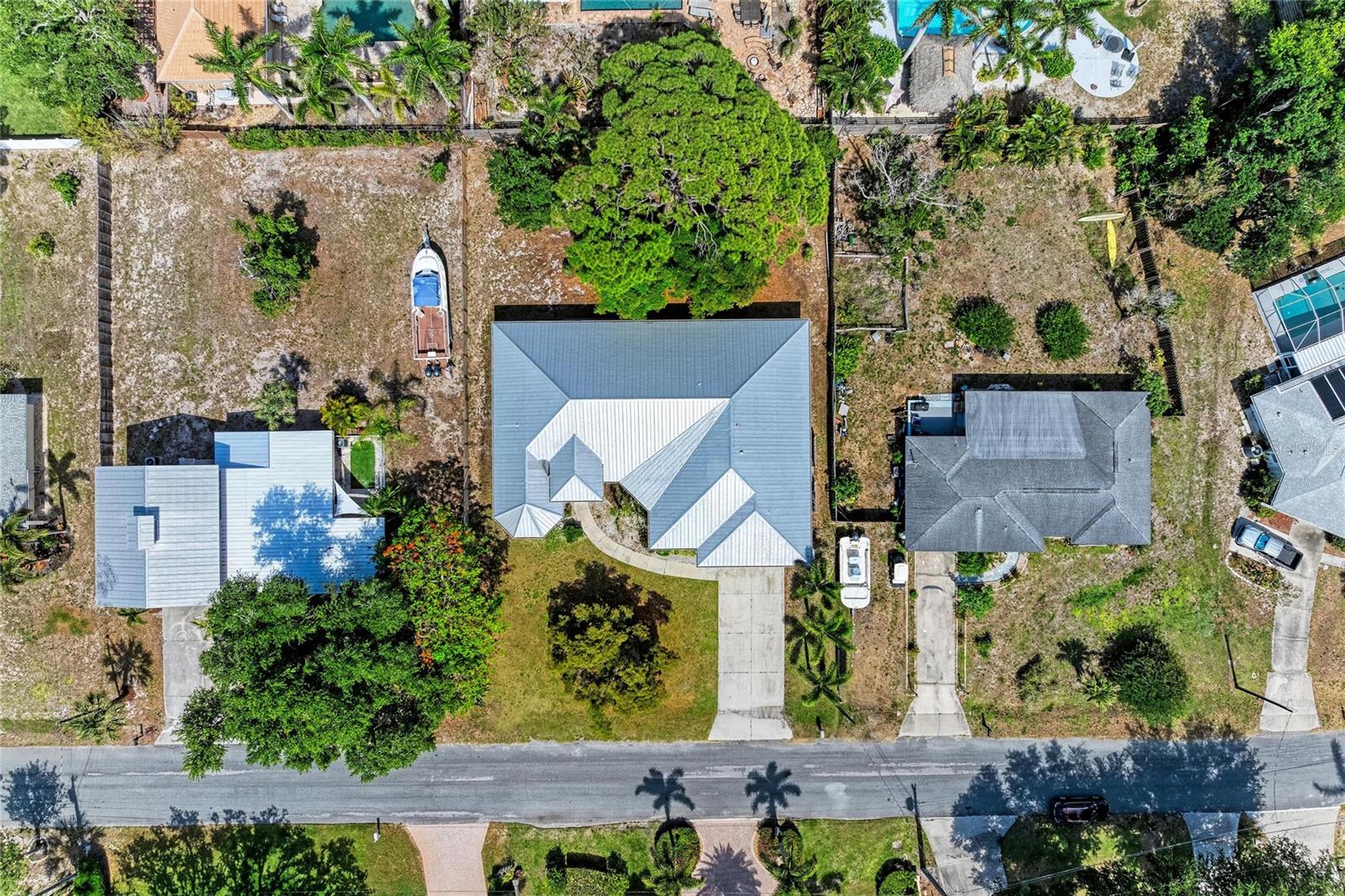 347 BAYSHORE DR