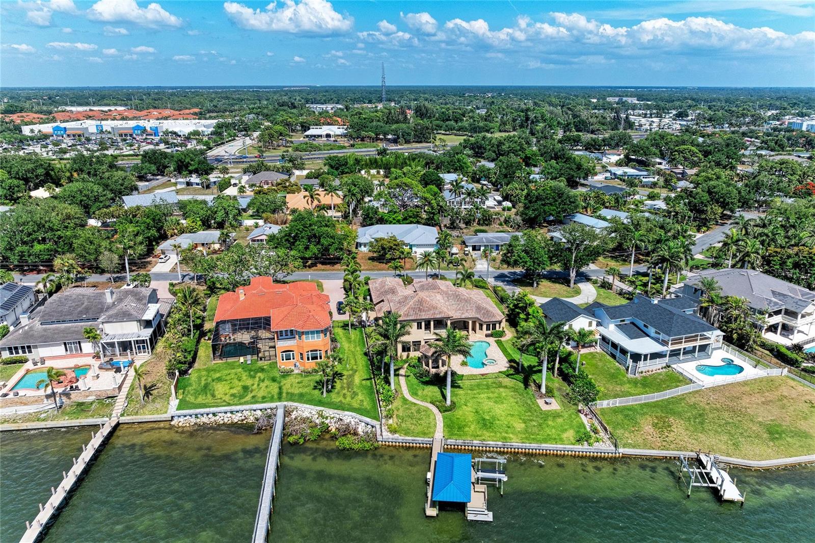 347 BAYSHORE DR